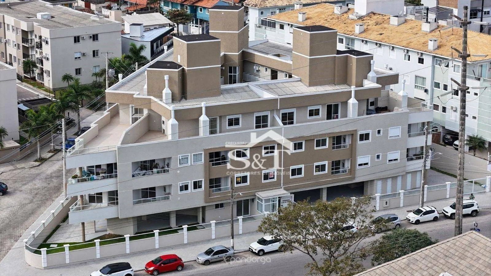 Cobertura Exclusiva com Terraço Amplo e Vista Privilegiada no Bairro Ingleses! - foto 1