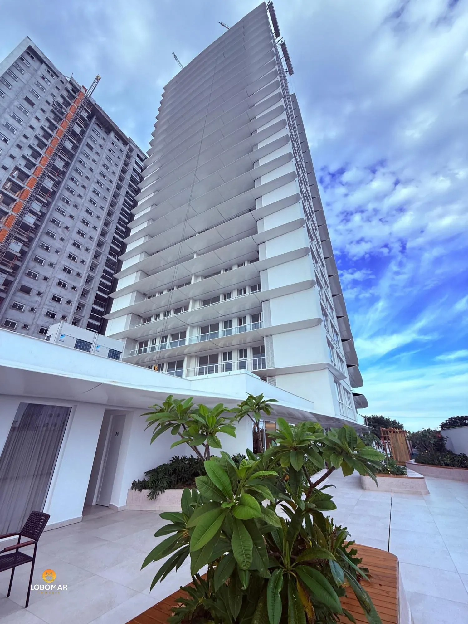 Apartamento com 3 suítes frente mar à venda - Centro - Balneário Piçarras/SC - foto 1