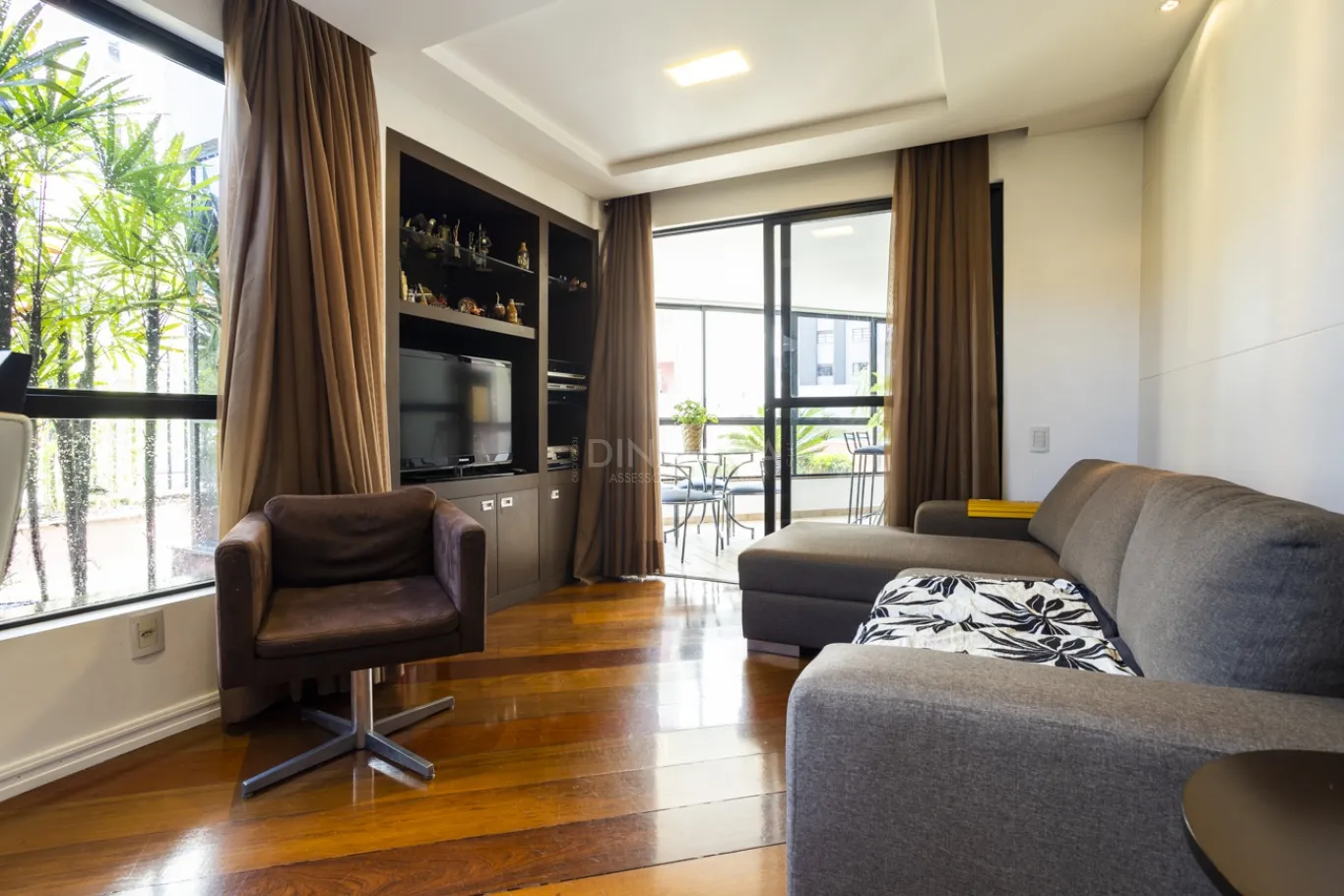 Lindo apartamento Garden com 3 dormitórios mais dependência de empregada, semi mobiliado a venda no bairro Ponta Aguda em Blumenau-SC!! — foto 4