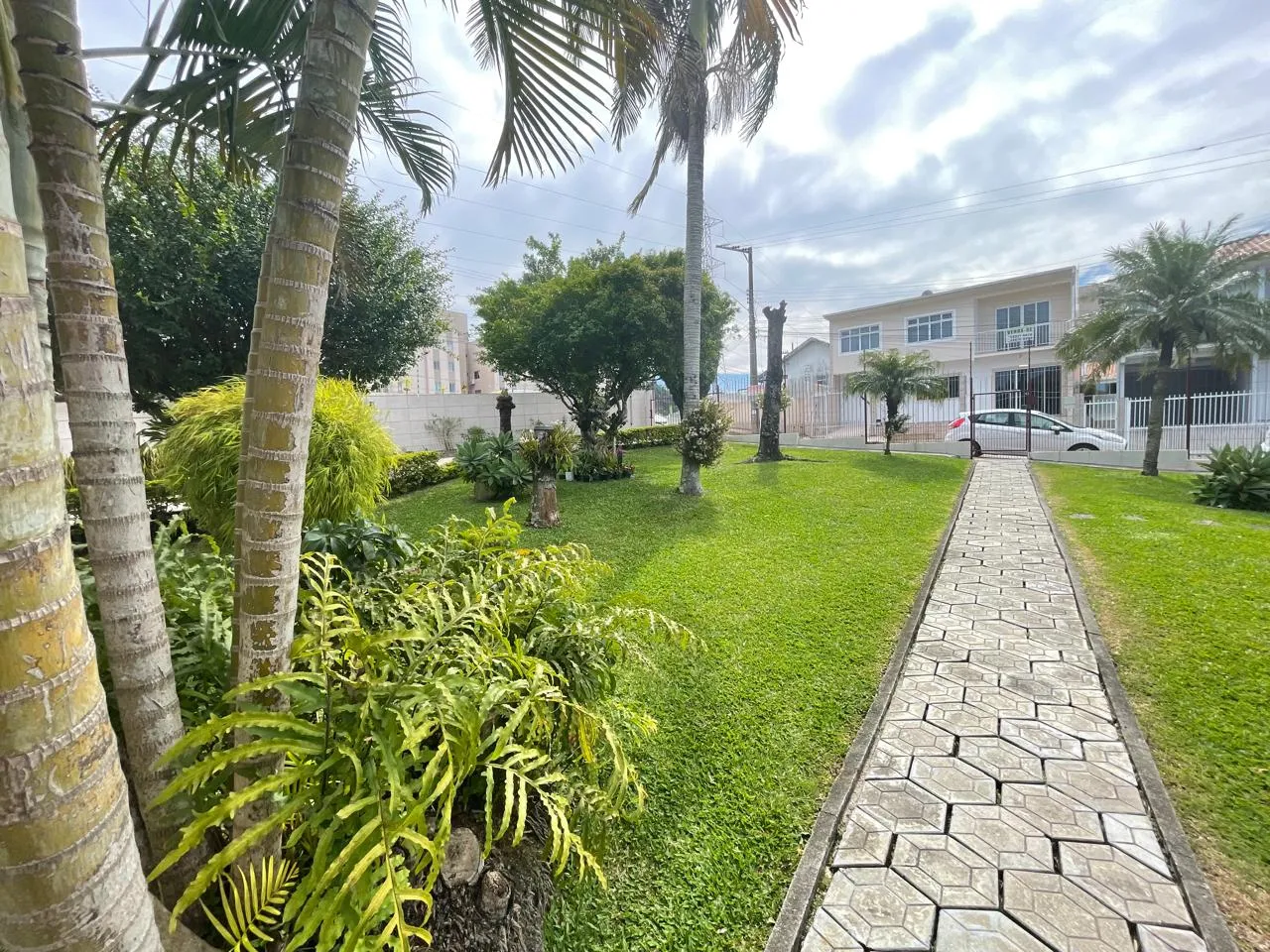 Casa à venda com 3 quartos, sendo 1 suíte, 2 vagas, 246m² na Rua Pedro Alves no Bela Vista, São José