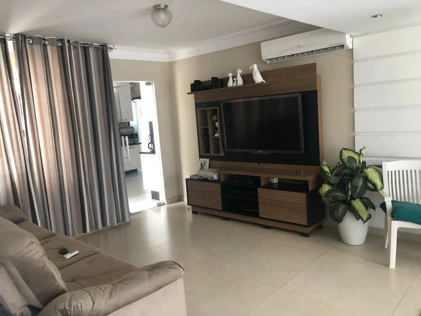 Casa Comercial e Residencial à venda contendo 210 m de área privativa de frente para corredor de serviço no Bairro Salto de Norte. — foto 5