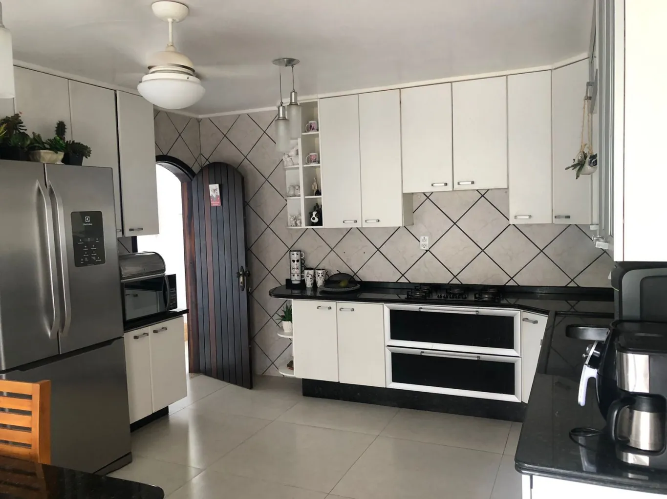 Casa Comercial e Residencial à venda contendo 210 m de área privativa de frente para corredor de serviço no Bairro Salto de Norte. — foto 6