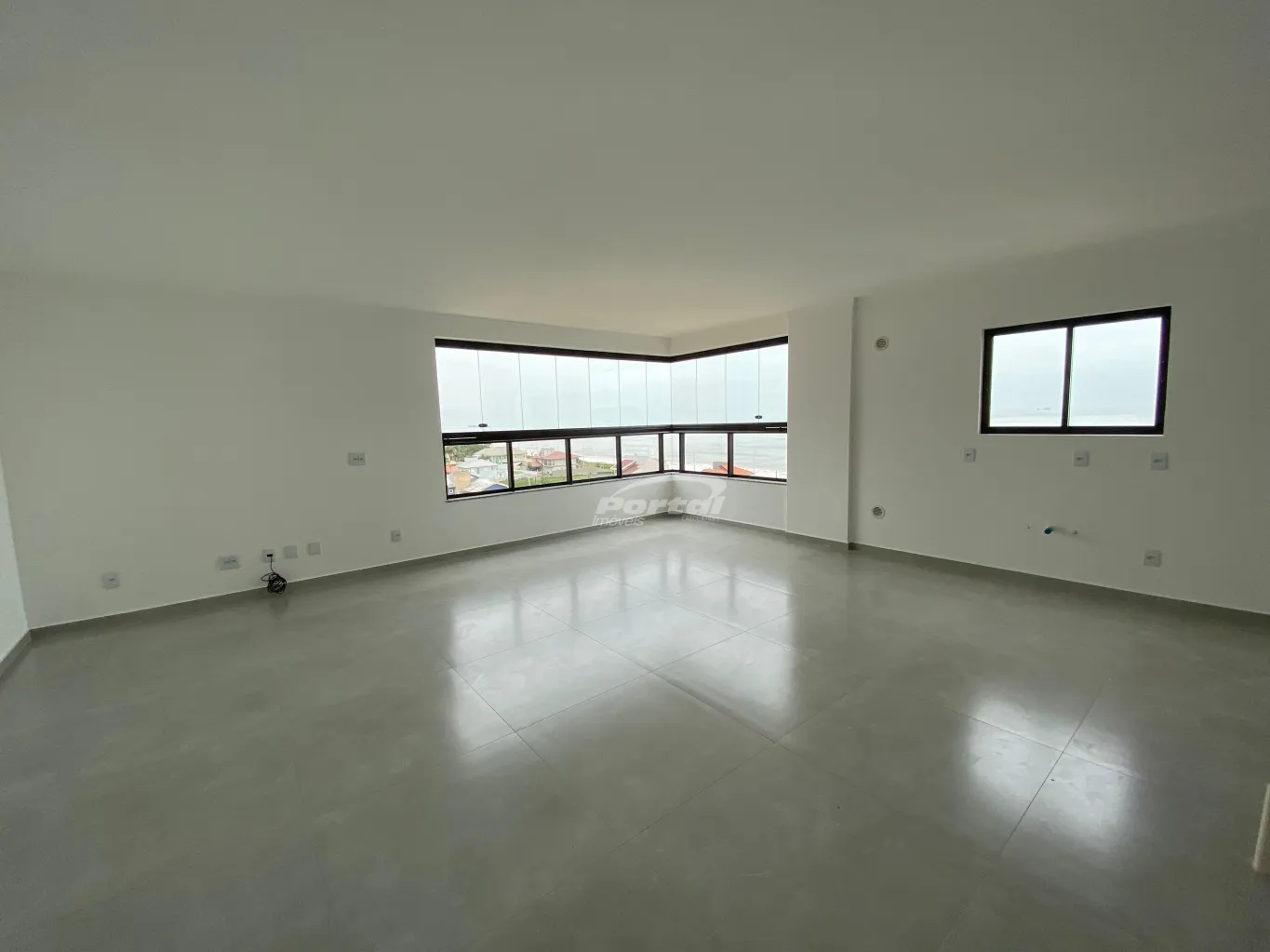 Amplo apartamento com vista mar, pronto para morar no Bairro Itacolomi - 100 metros do mar em Piçarras SC — foto 3