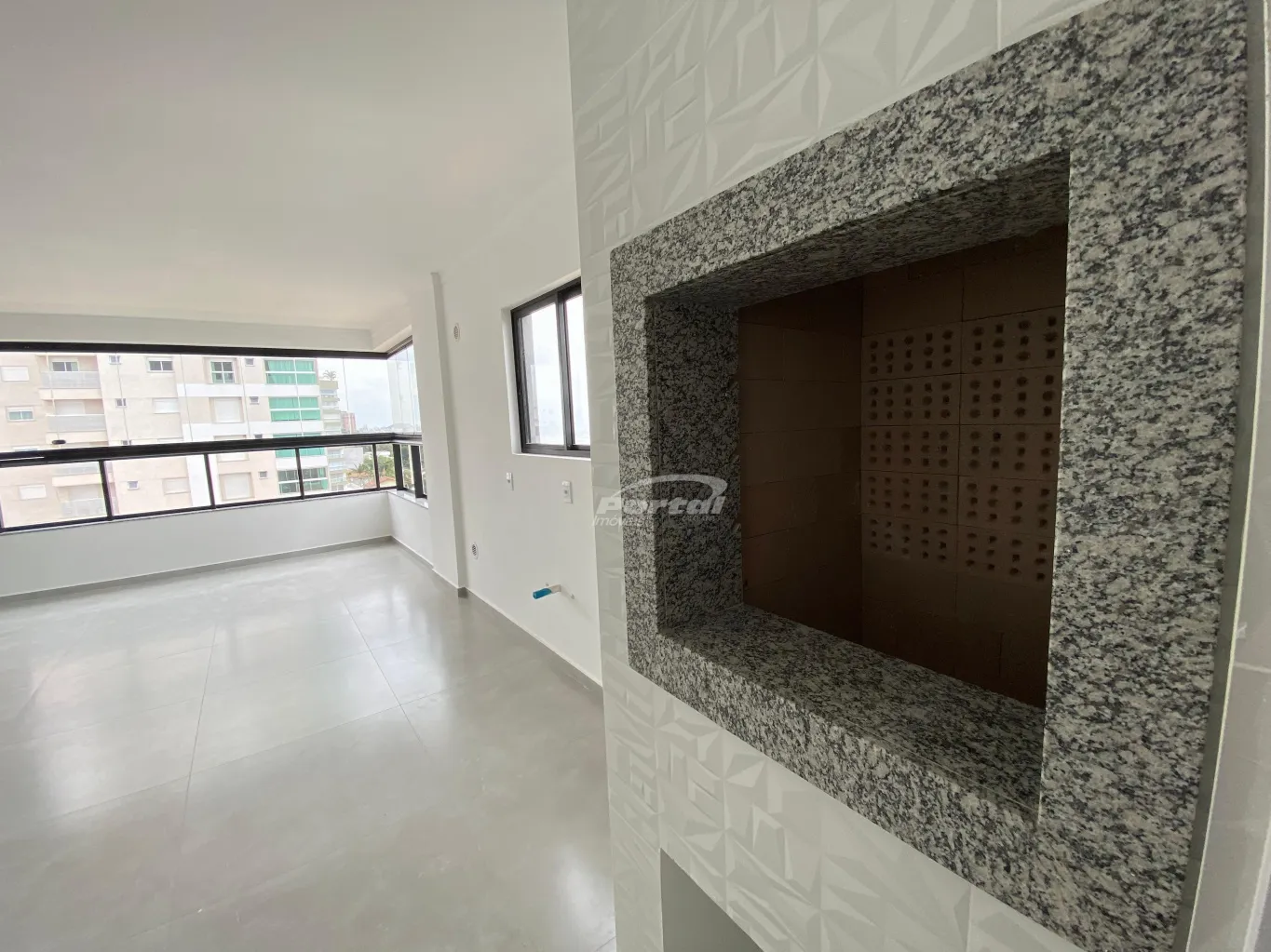Amplo apartamento com vista mar, pronto para morar no Bairro Itacolomi - 100 metros do mar em Piçarras SC — foto 4