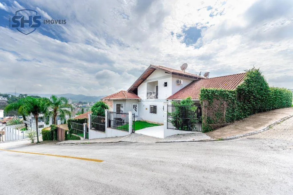 Casa com 3 dormitórios à venda, 327 m por R$ 1.750.000,00 - Centro - Gaspar/SC — foto 2