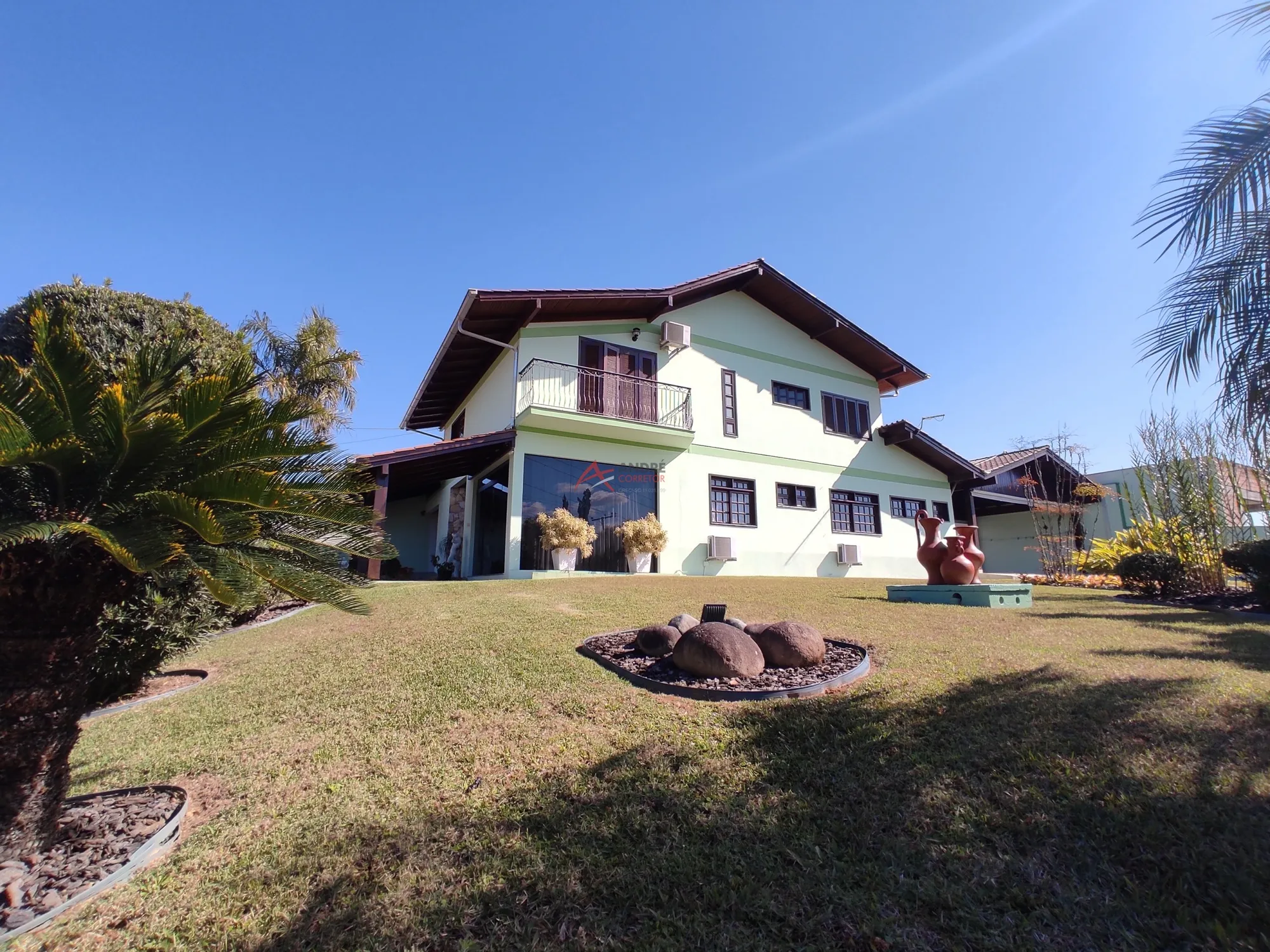 Belíssima casa com piscina bem localizada na Itoupava Central. - foto 1