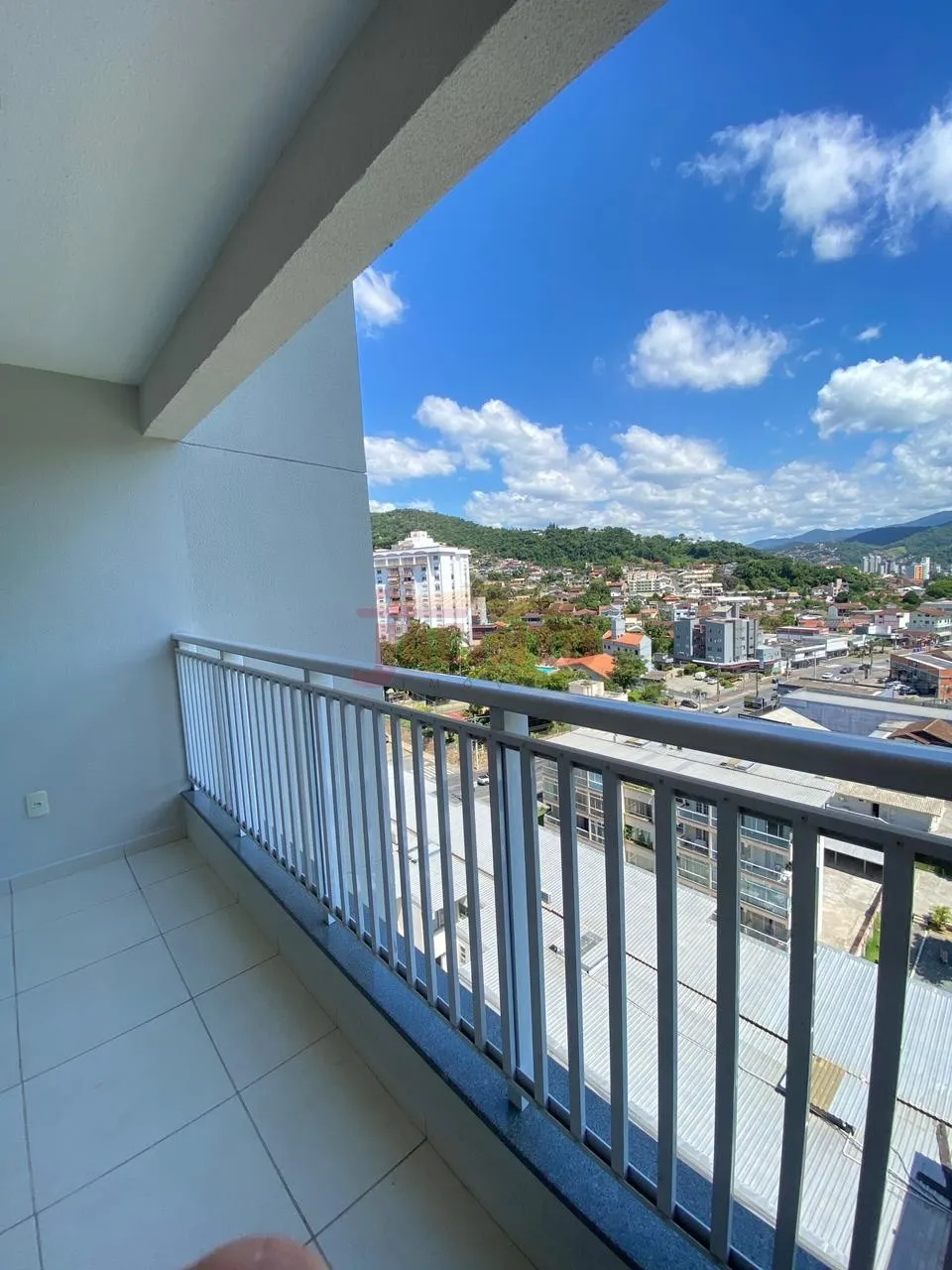 Apartamento semi mobiliado com 2 dormitórios no Amazonas Park, bairro Garcia — foto 4