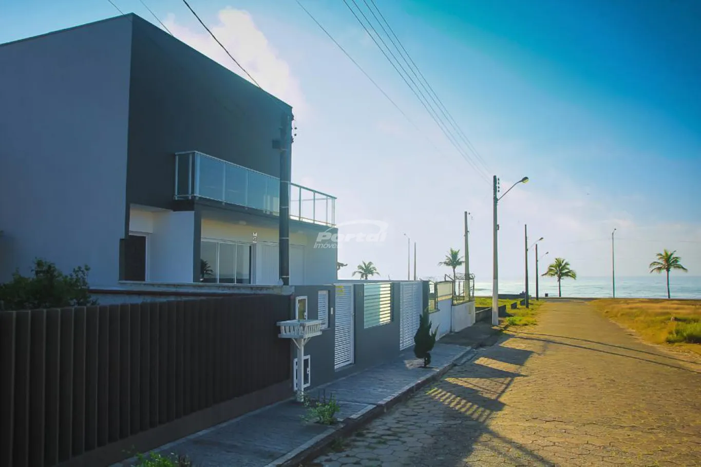 Excelente Sobrado Alto Padrão, localizada no bairro Tabuleiro, na cidade de Barra Velha. - foto 1