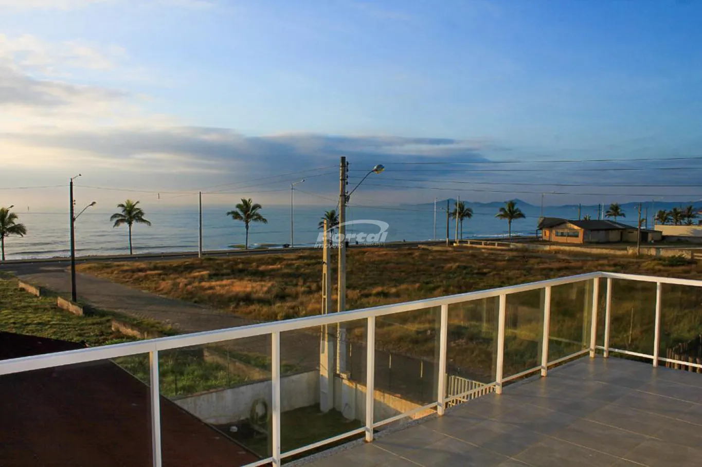Excelente Sobrado Alto Padrão, localizada no bairro Tabuleiro, na cidade de Barra Velha. — foto 4