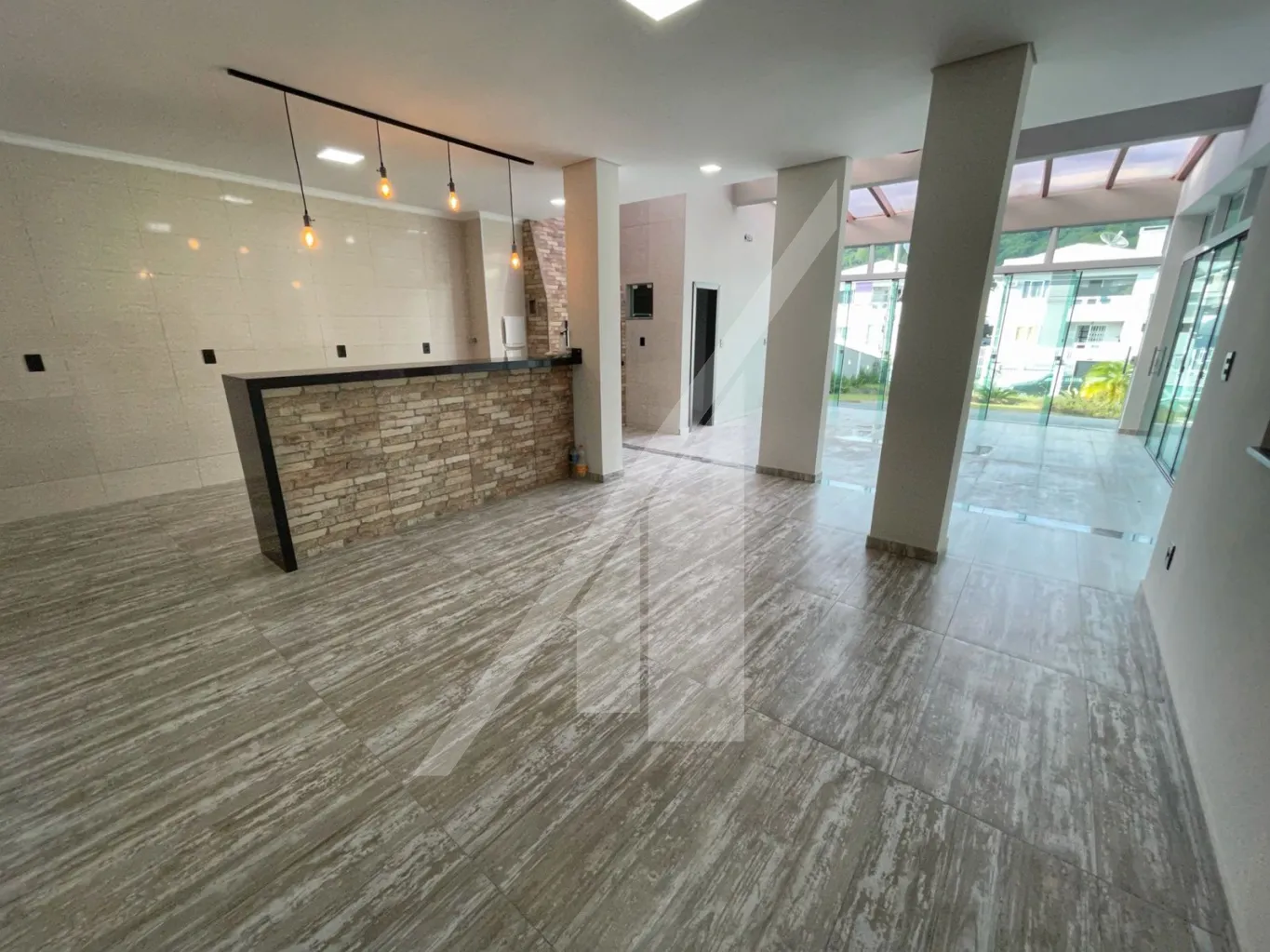 Veja esta maravilhosa residência em Gaspar, próxima ao charmoso clube Bela Vista! Venha conferir com um de nossos corretores! — foto 6
