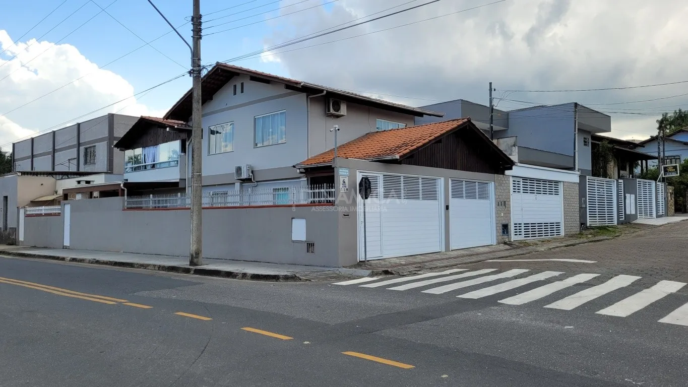 Excelente imóvel residencial / comercial a venda na dinâmica sul, com 04 estrutura individuais para locação, já preparadas para alugar, em otima localização, no bairro itoupava norte. — foto 3