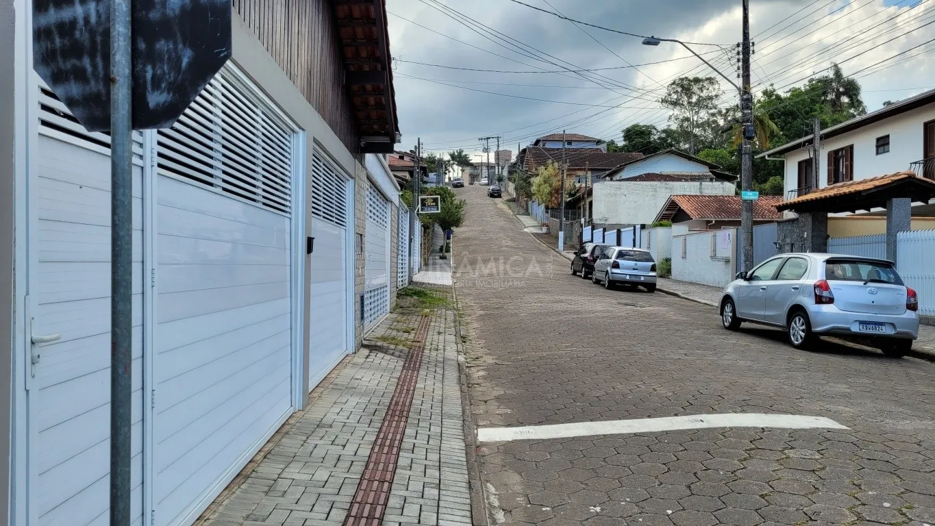 Excelente imóvel residencial / comercial a venda na dinâmica sul, com 04 estrutura individuais para locação, já preparadas para alugar, em otima localização, no bairro itoupava norte. — foto 4