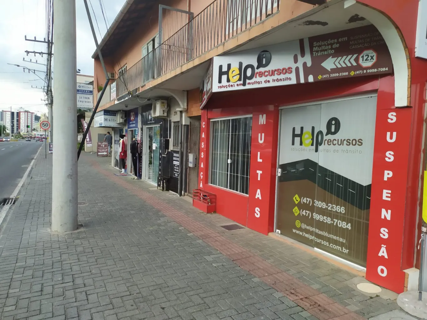 Prédio comercial localizado em corredor de serviço em Blumenau — foto 2