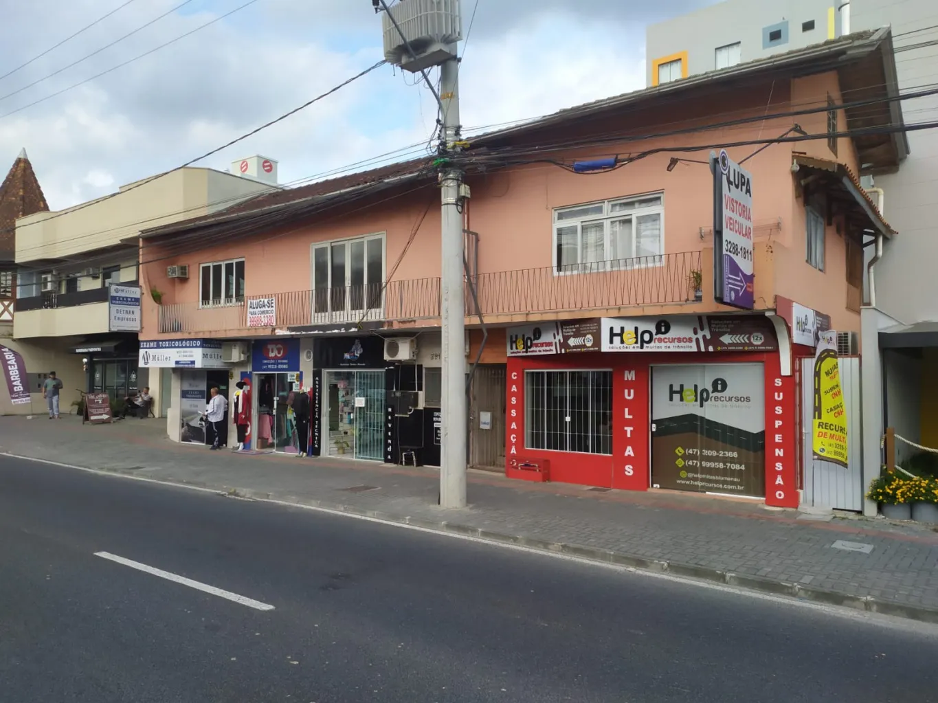 Prédio comercial localizado em corredor de serviço em Blumenau — foto 4