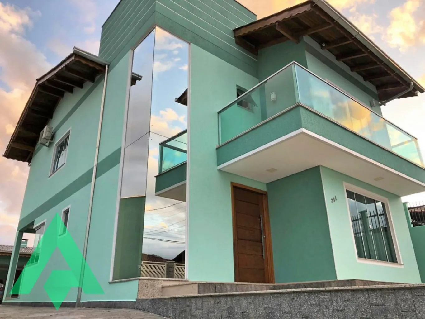 Casa com 3 dormitório à venda por R$ 950.000,00 - Bairro Itoupavazinha - Blumenau/SC - foto 1