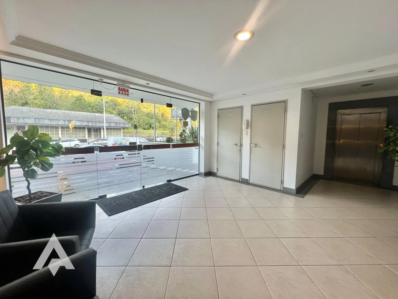Sala Comercial com 61,92 m para locação, por R$1.300,00 - Bairro Ponta Aguda - Blumenau/SC — foto 2