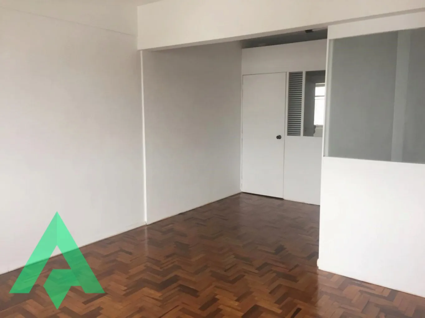 Sala comercial com 40m para locação por R$ 1.400,00 - Bairro Centro - Blumenau/SC - foto 1