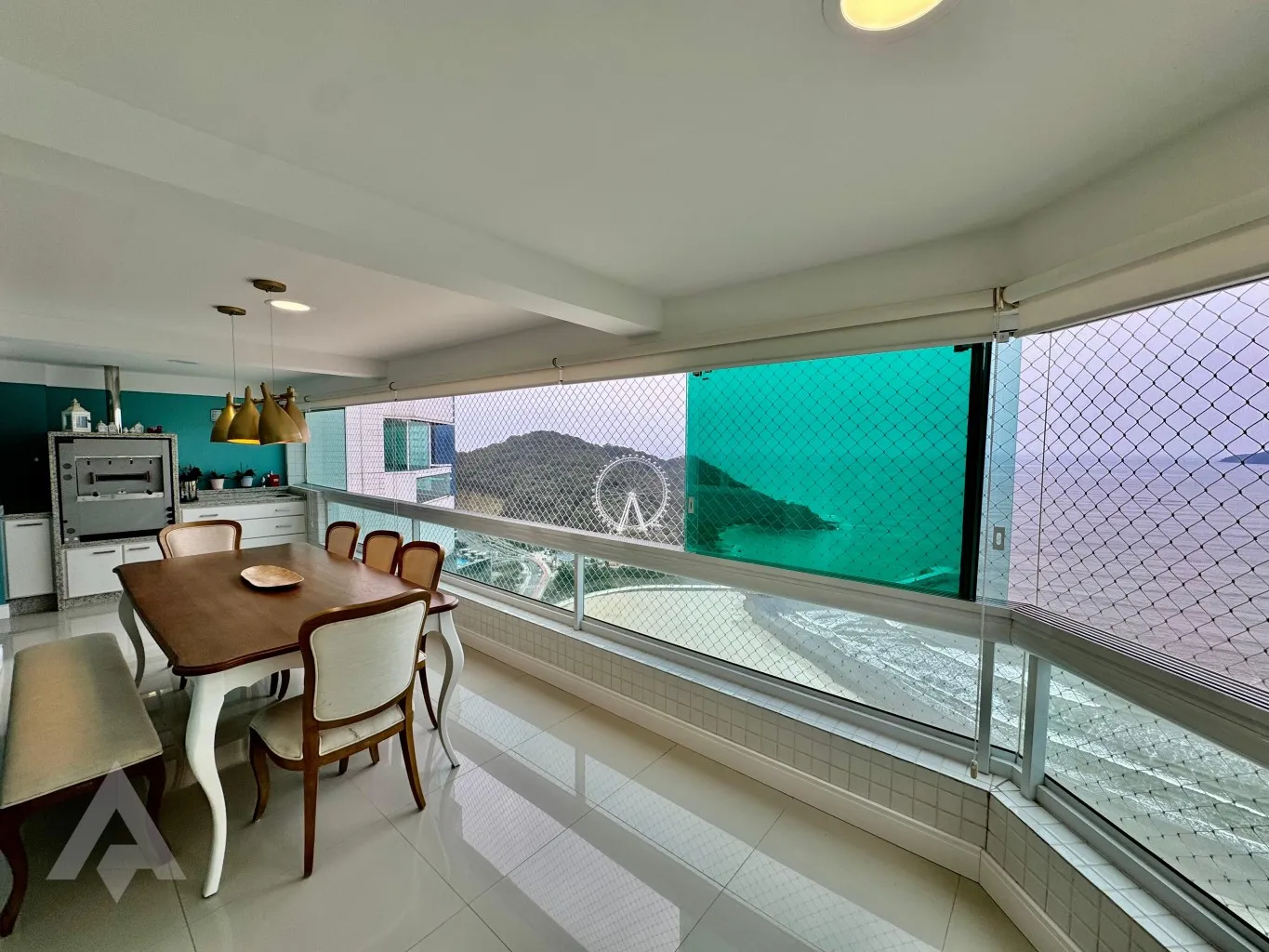 Belíssimo apartamento mobiliado, no Centro de Balneário Camboriú! - foto 1