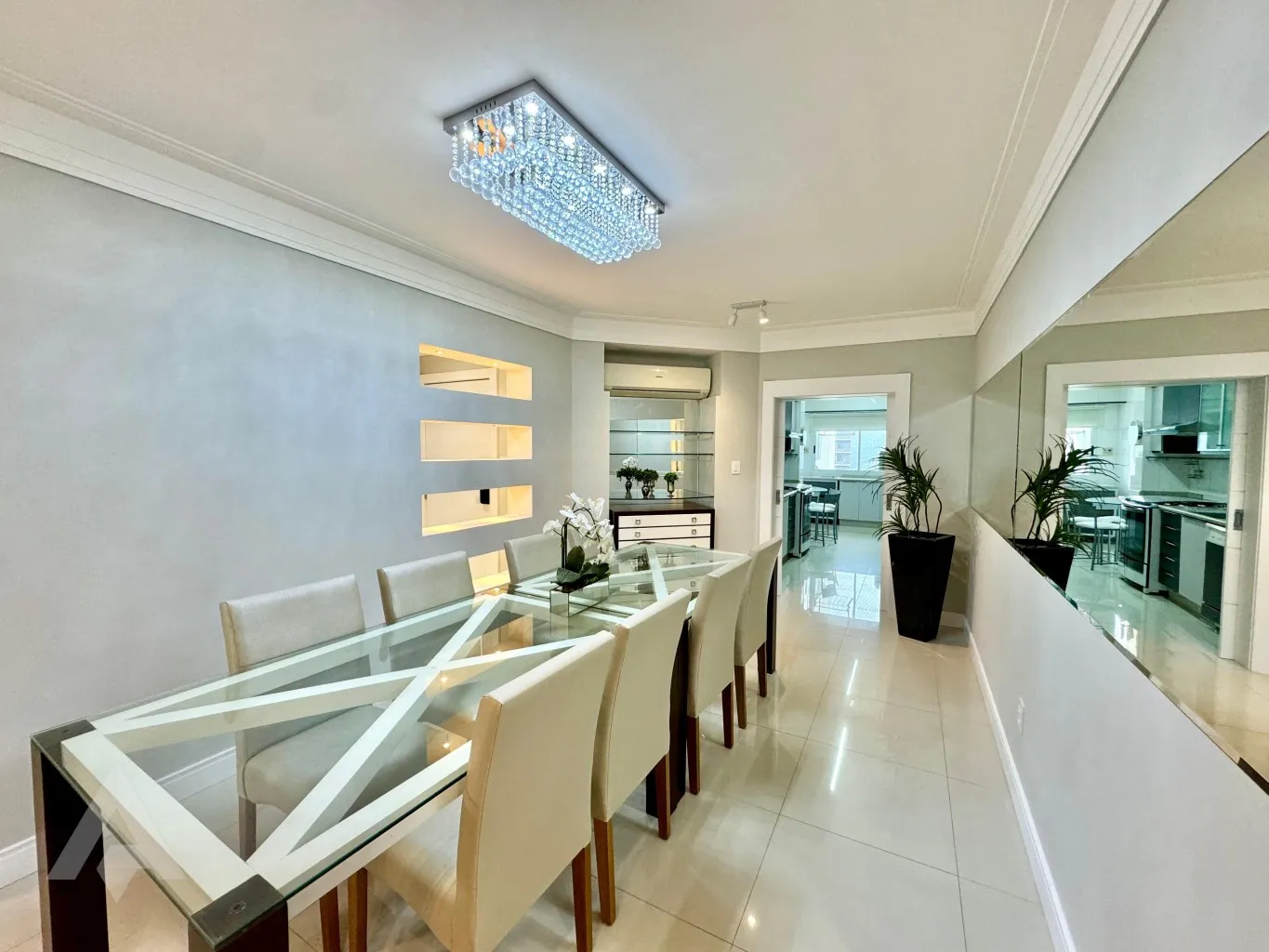Belíssimo apartamento mobiliado, no Centro de Balneário Camboriú! — foto 6