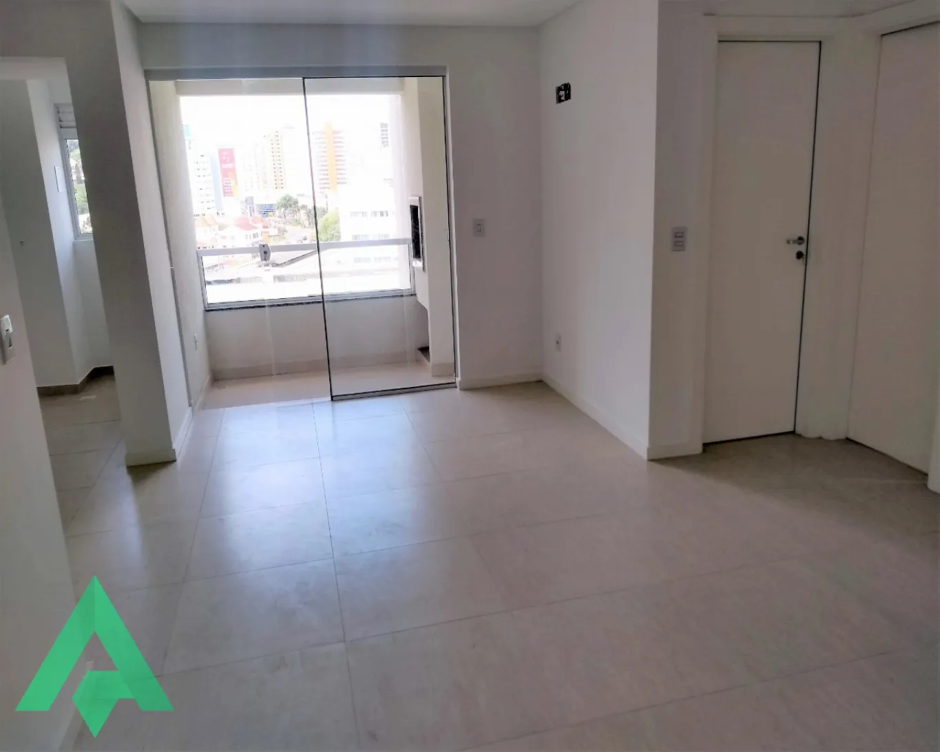 Apartamento 3 dormitórios à venda no bairro Itopupava Seca! - foto 1