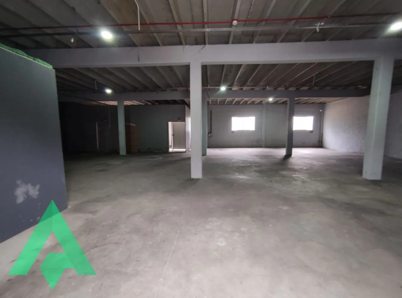 Galpão piso superior de 350m para locaçaõ por R$ 6.000,00 -Bairro Itoupava Central - Blumenau/SC - foto 1