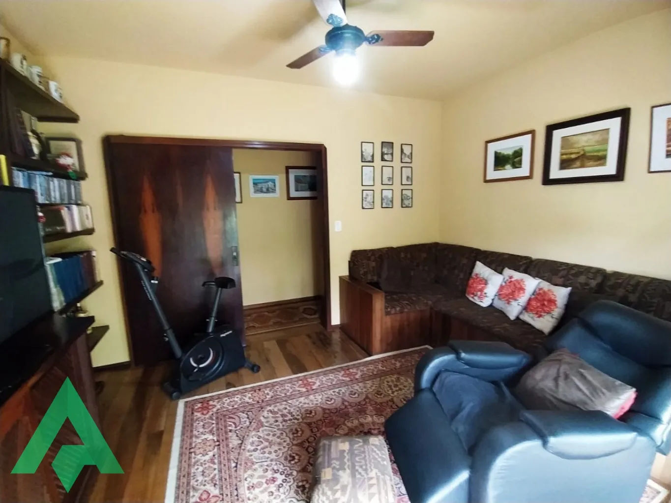 Casa de 3 dormitórios à venda por R$ 1.100,000,00 - Bairro Velha - Blumenau/SC — foto 3