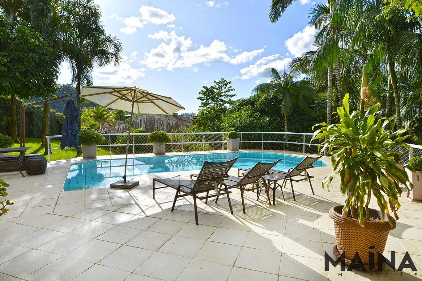 casa, living, lago, piscina, segurança, privacidade, lareira, área de festas, suíte master — foto 3