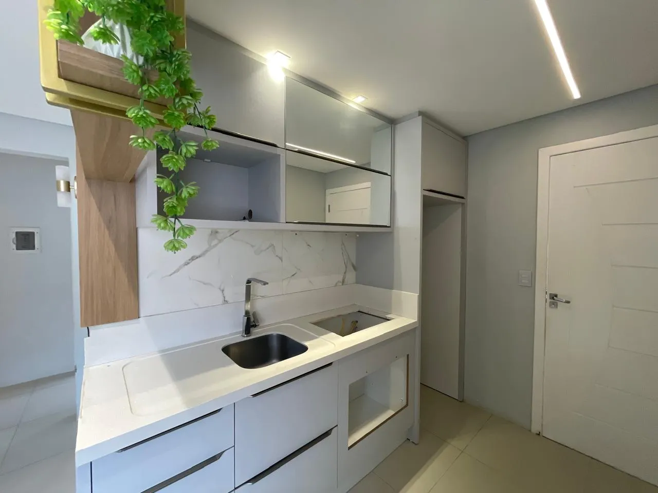 Casa à venda com 2 quartos, 2 vagas, 52m² na Rua das Carambolas no Madri, Palhoça
