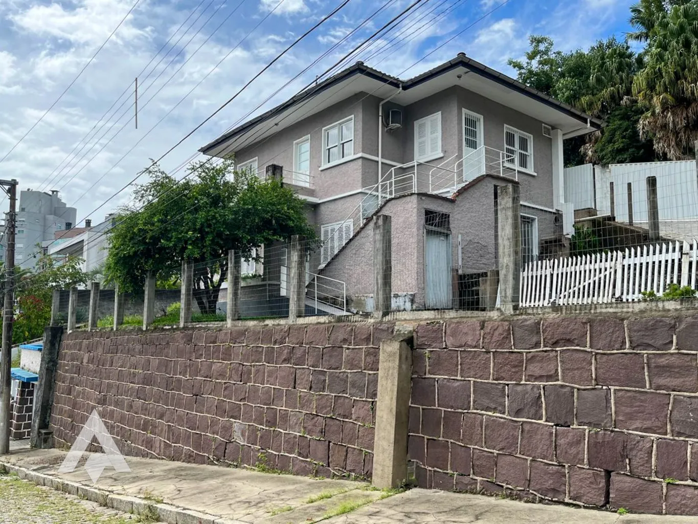 Casa com 5 salas para locação por R$ 5.900,00 - Bairro Jardim Blumenau - Blumenau/SC — foto 2