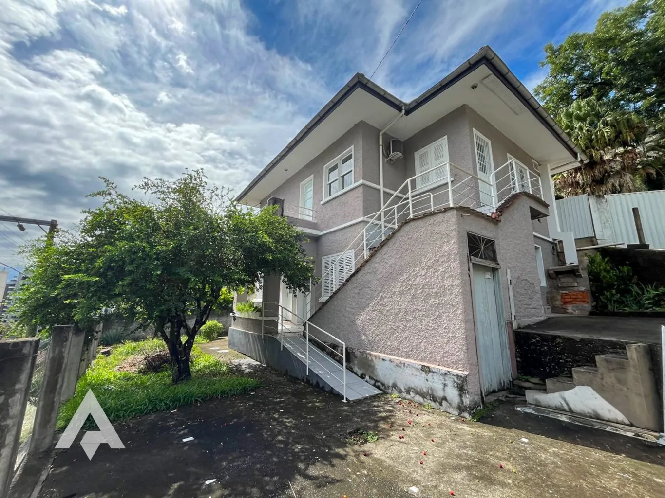 Casa com 5 salas para locação por R$ 5.900,00 - Bairro Jardim Blumenau - Blumenau/SC — foto 4