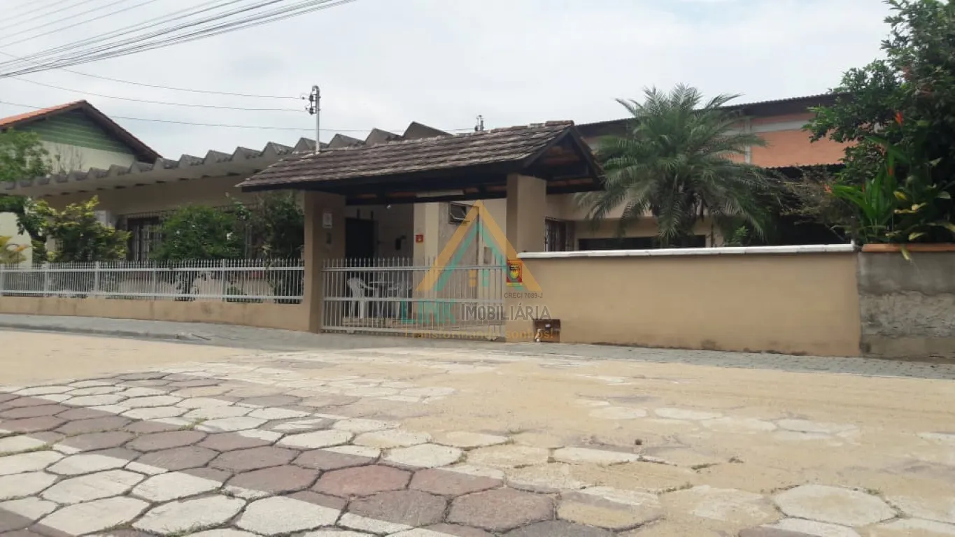 Casa de Alvenaria com 192,86m no Centro de Pomerode, Edificada num Terreno de 516,00m. — foto 3