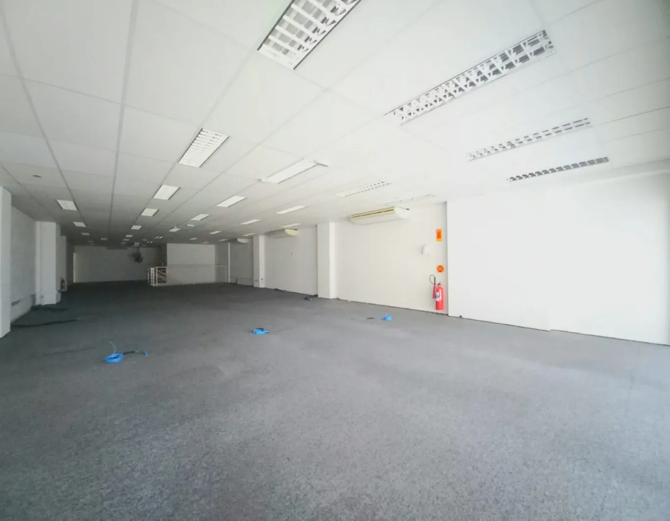 Sala Comercial Térrea no Shopping no bairro Centro em Blumenau — foto 2