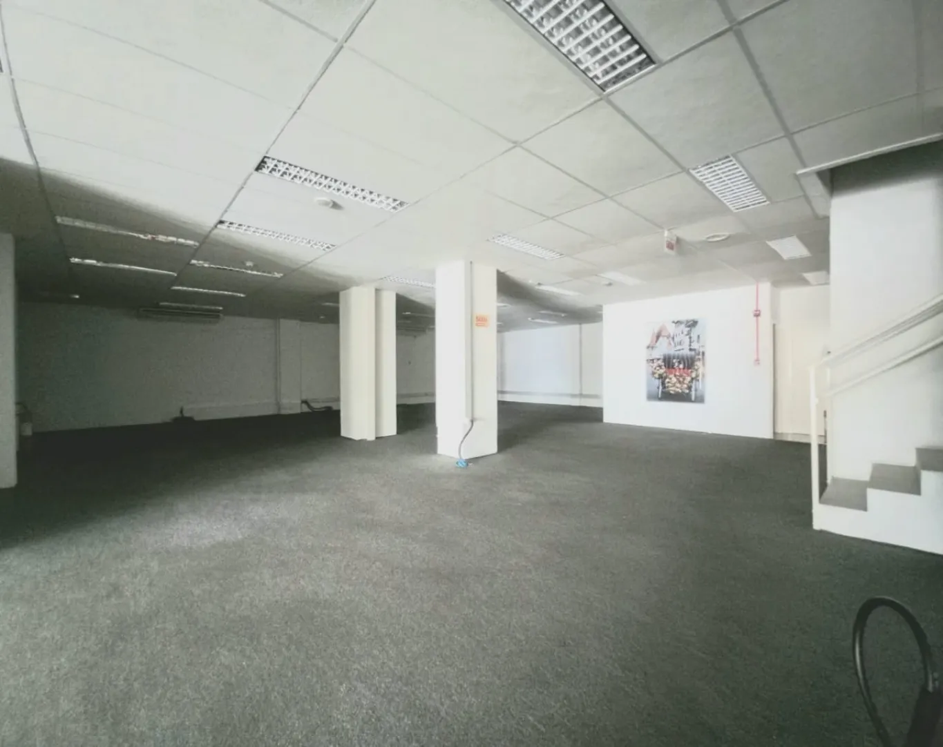 Sala Comercial Térrea no Shopping no bairro Centro em Blumenau — foto 5