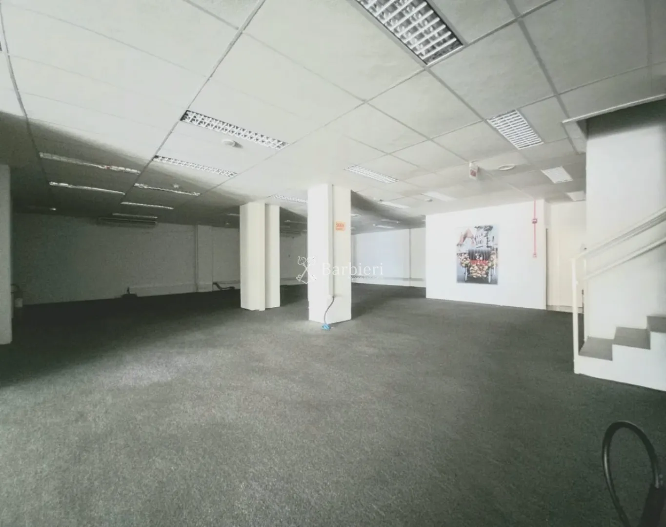 Sala Comercial Térrea no Shopping no bairro Centro em Blumenau/SC — foto 7