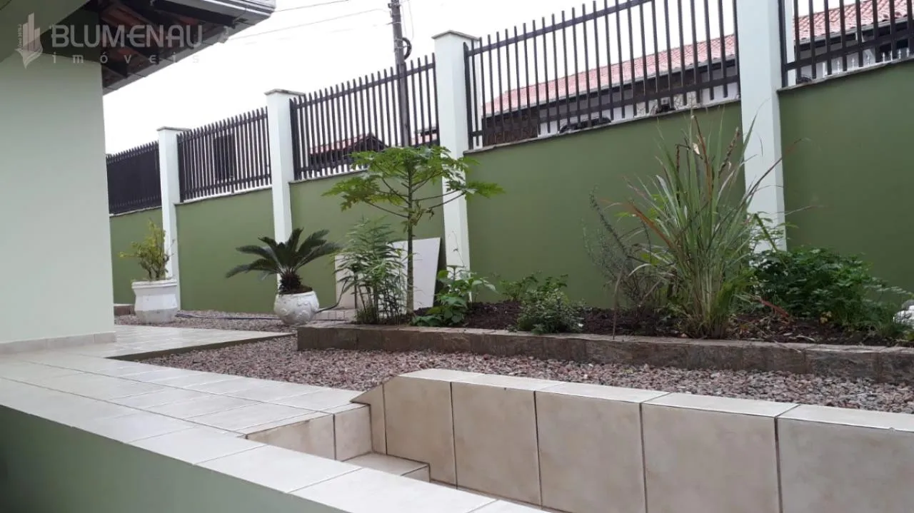 Belíssima residência no bairro Água Verde — foto 4