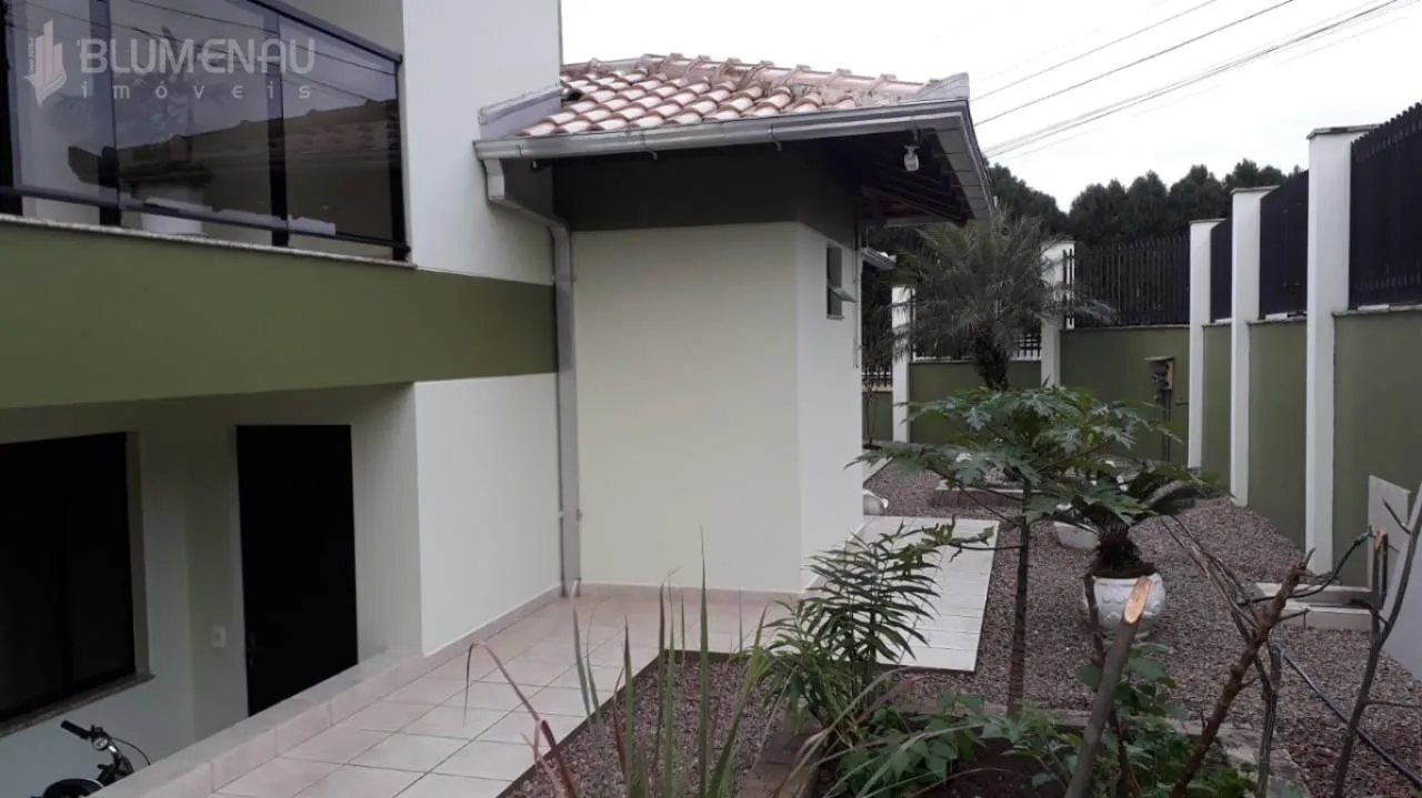 Belíssima residência no bairro Água Verde — foto 5