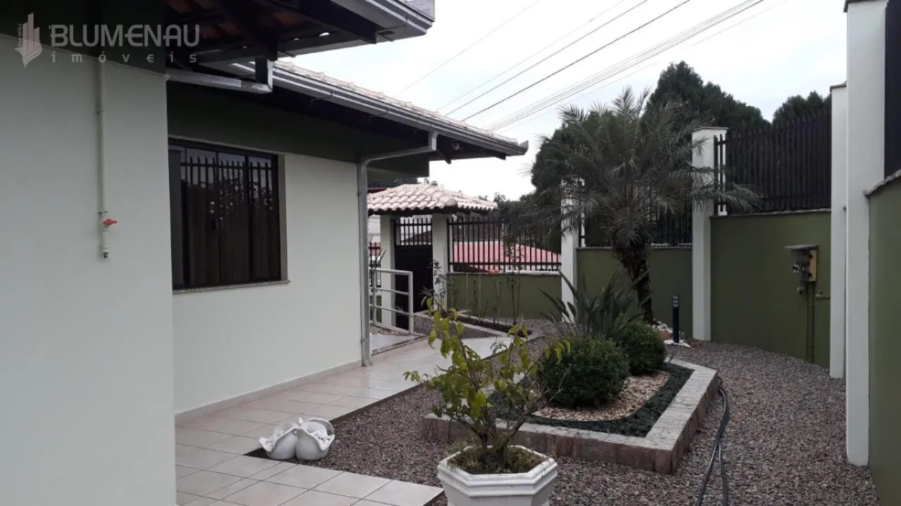 Belíssima residência no bairro Água Verde — foto 6