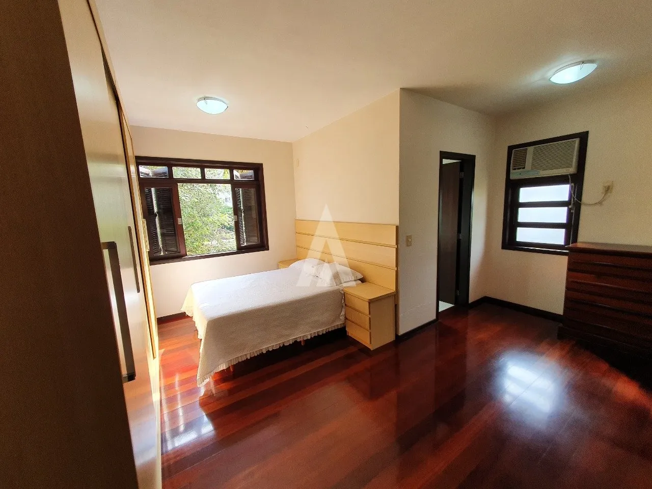 Casa com 3 suíte(s) à venda no bairro Santo Antônio em Joinville, por R$ 948.000,00 — foto 7