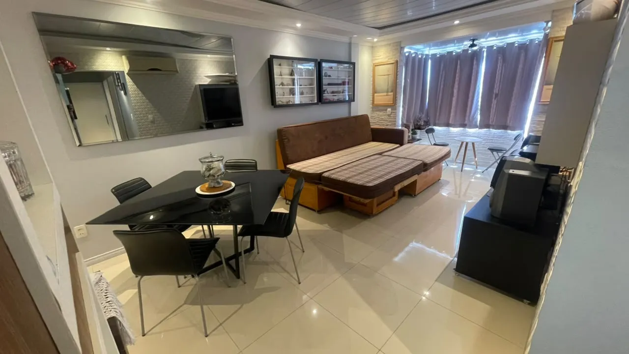 Apartamento à venda com 3 quartos, 1 vaga, 74m² na Avenida Governador Ivo Silveira no Capoeiras, Florianópolis