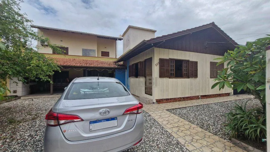 Casa com 6 dormitórios à venda, 245 m por R$ 1.100.000 - Gravatá - Navegantes/SC | Orbi Imóveis - foto 1