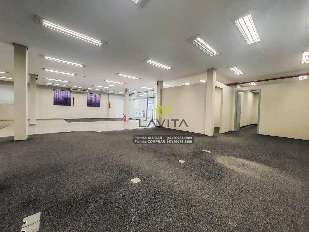 Ampla loja comercial em ponto estratégico na cidade de Blumenau. Grande fluxo de veículos e pedestres. / La Vita Imoveis - foto 1