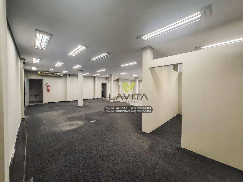 Ampla loja comercial em ponto estratégico na cidade de Blumenau. Grande fluxo de veículos e pedestres. / La Vita Imoveis — foto 3