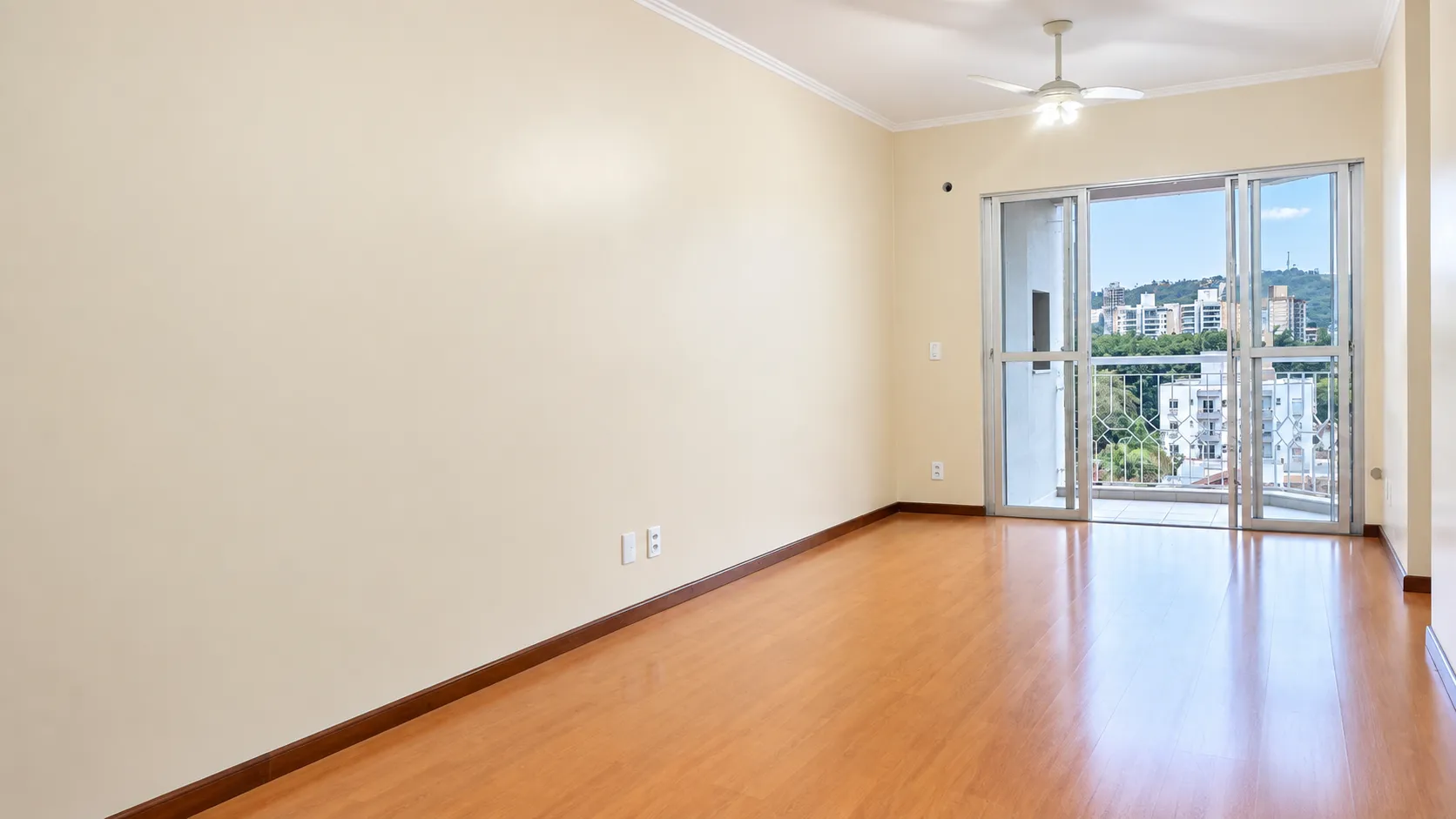 Apartamento à venda com 3 quartos, sendo 1 suíte, 1 vaga, 90m² na região do bairro Garcia, próximo à Rua Amazonas, Blumenau
