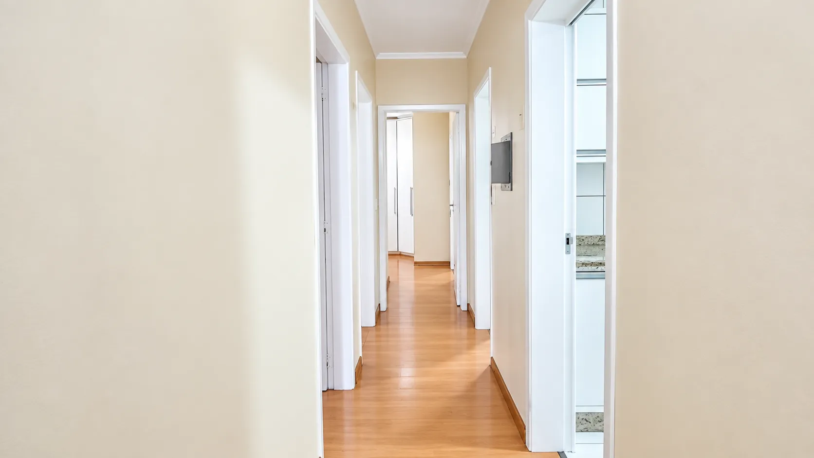 Apartamento à venda com 3 quartos, sendo 1 suíte, 1 vaga, 90m² na região do bairro Garcia, próximo à Rua Amazonas, Blumenau
