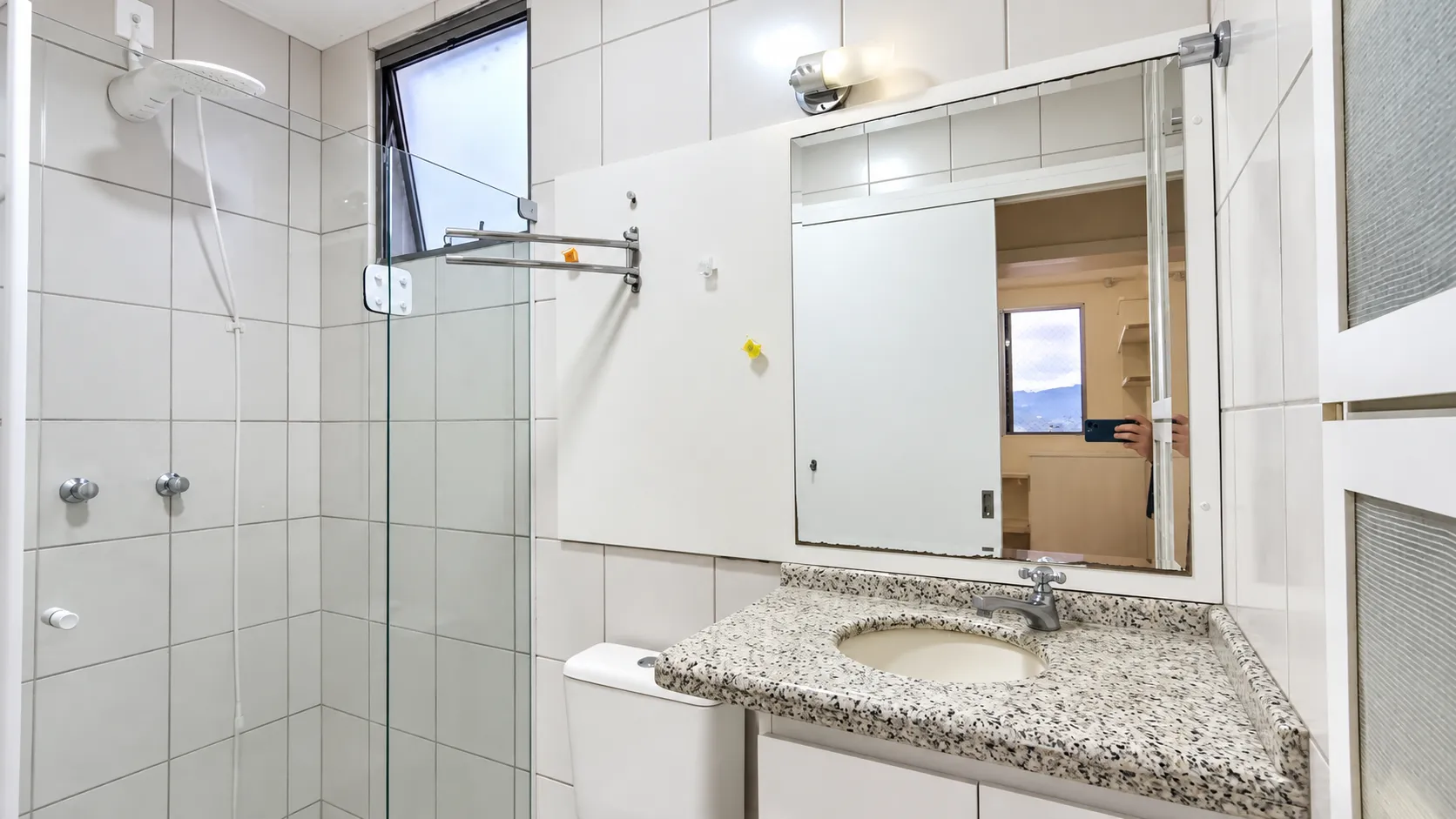 Apartamento à venda com 3 quartos, sendo 1 suíte, 1 vaga, 90m² na região do bairro Garcia, próximo à Rua Amazonas, Blumenau