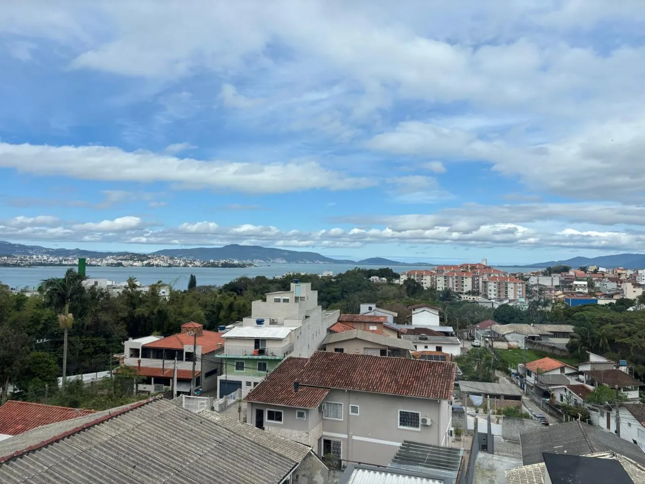 Apartamento à venda com 3 quartos, sendo 1 suíte, 2 vagas, 80m² na Rua José Lino Kretzer no Centro, São José