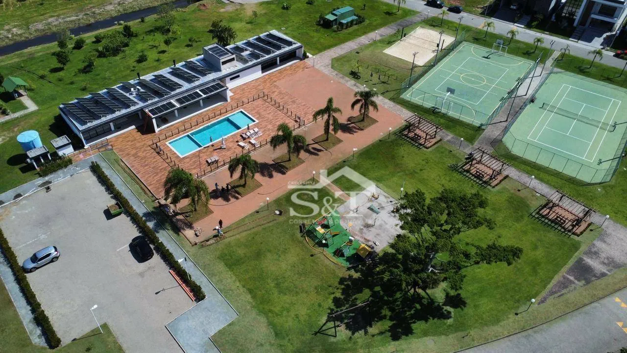 Lindo terreno plano pronto para construir em condomínio fechado e estruturado na Praia Dos Ingleses! - foto 1