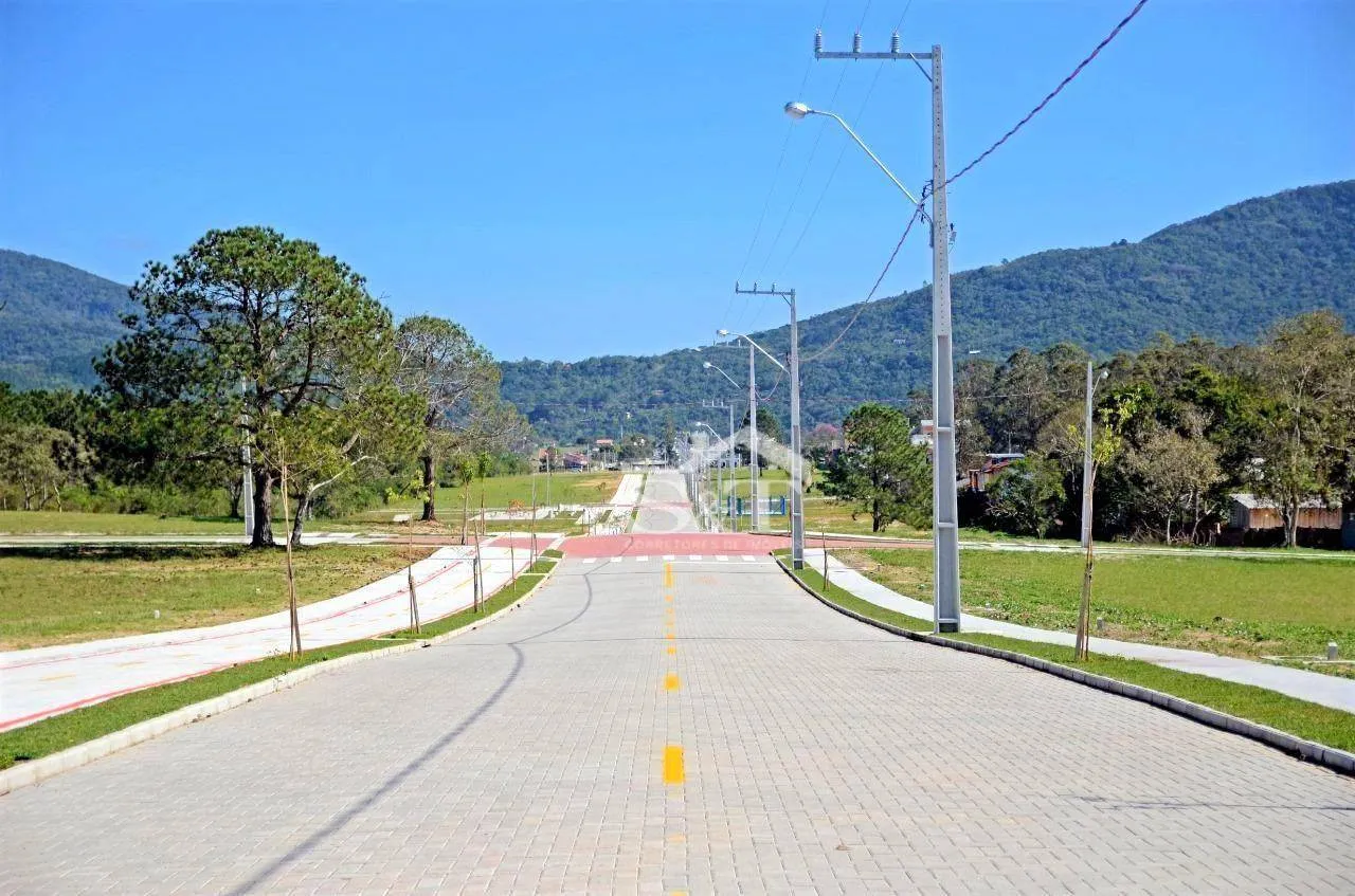 Terreno com escritura pública, no Rio Vermelho, loteamento com área verde e lazer! - foto 1