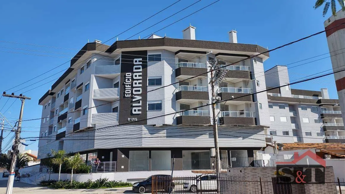 Cobertura mobiliada com 3 dormitórios, com vista para o mar dos Ingleses! - foto 1