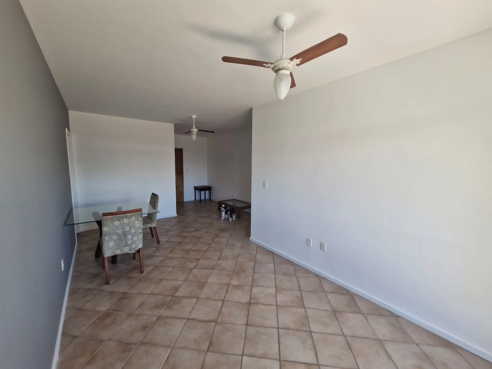 Apartamento à venda com 2 quartos, sendo 1 suíte, 1 vaga, 89m² na Rua Tenente Olímpio Costa no Coloninha, Florianópolis